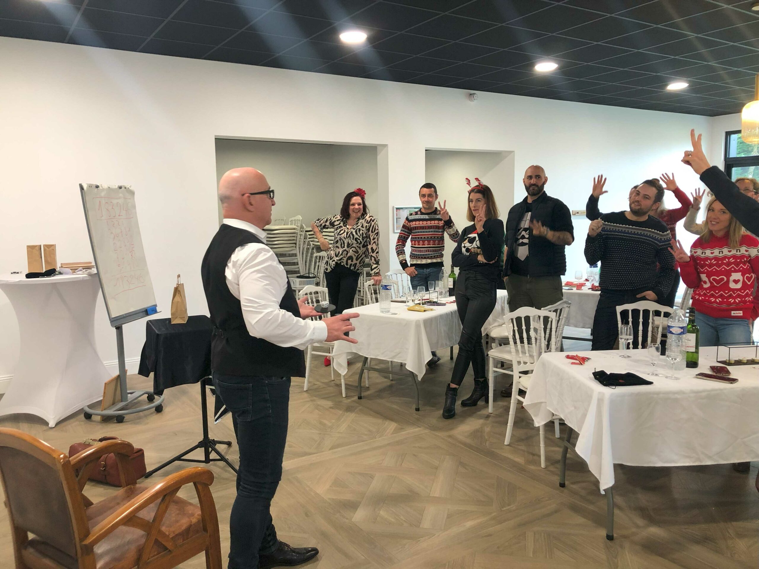 Mentaliste captivant son public sur scène à Arras